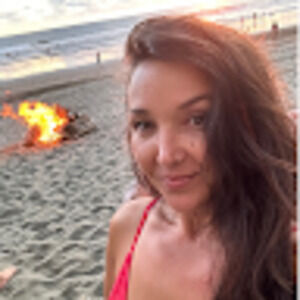 Meet your Posher, Claudia